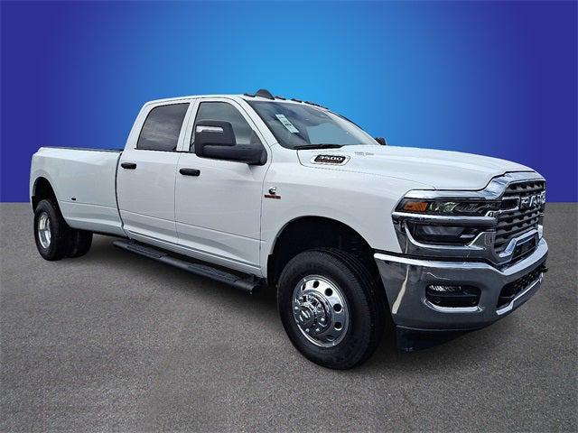 2025 RAM 3500 Tradesman Crew Cab 4x4 8 Box