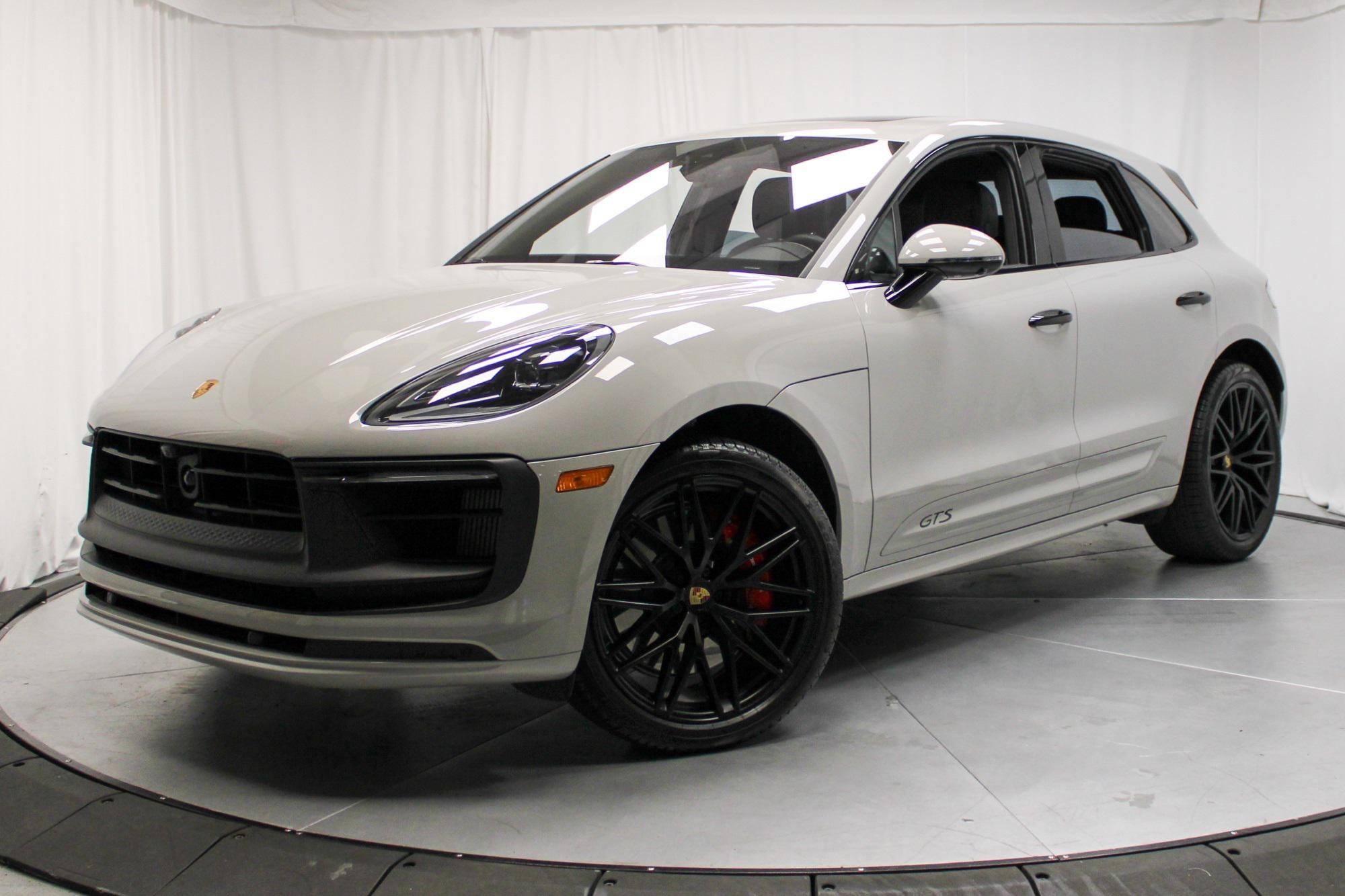 /2024 Porsche Macan