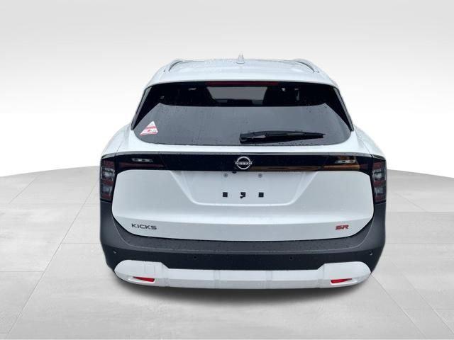 2025 Nissan Kicks SR FWD