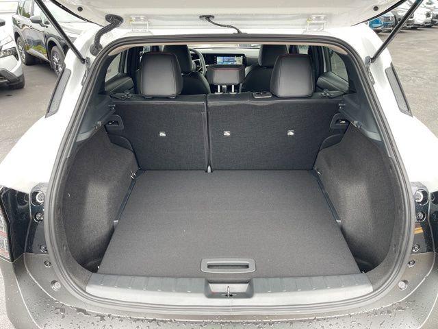 2025 Nissan Kicks SR FWD
