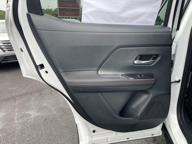 2025 Nissan Kicks SR FWD