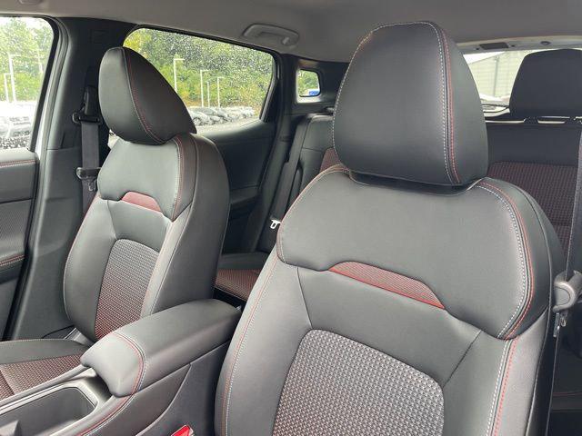 2025 Nissan Kicks SR FWD