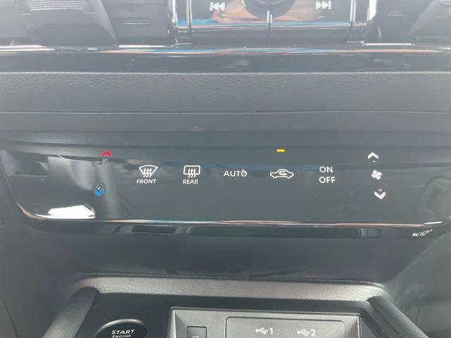 2025 Nissan Kicks SR FWD