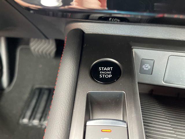 2025 Nissan Kicks SR FWD