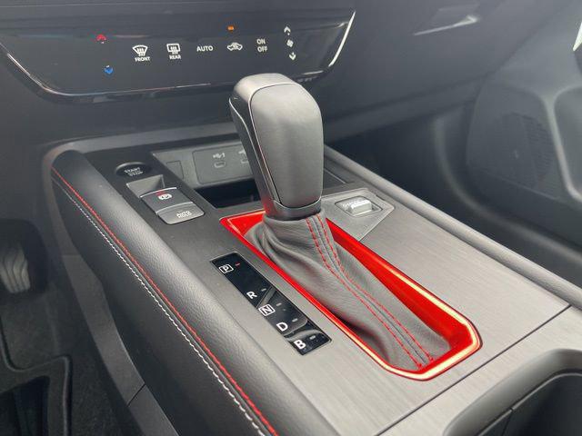 2025 Nissan Kicks SR FWD