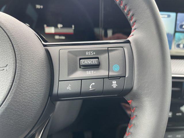 2025 Nissan Kicks SR FWD