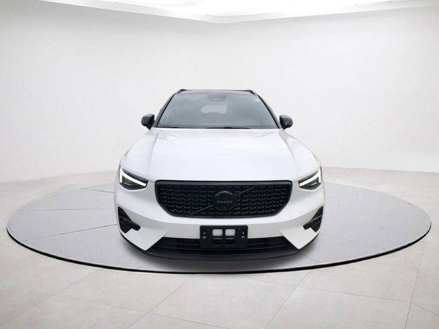 2026 Volvo XC40 B5 Ultra Black Edition
