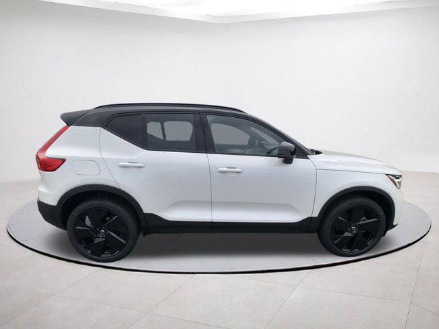 2026 Volvo XC40 B5 Ultra Black Edition