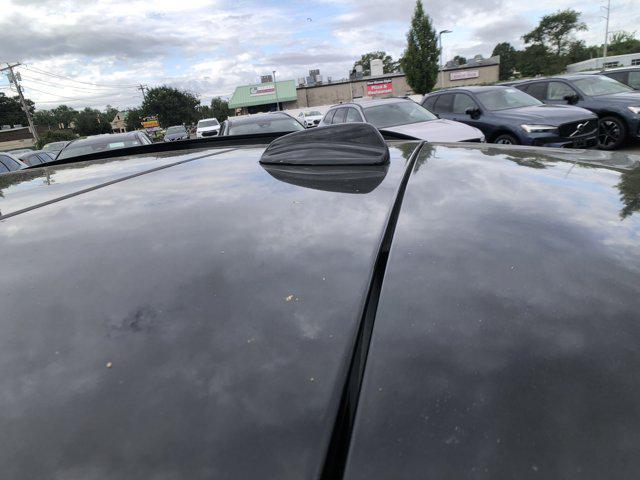 2026 Volvo XC40 B5 Ultra Black Edition