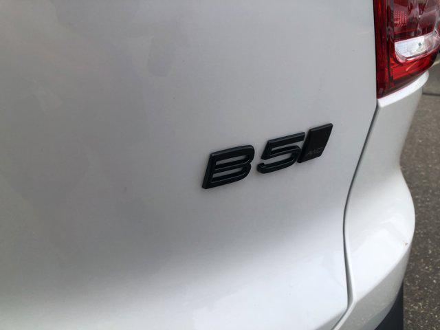 2026 Volvo XC40 B5 Ultra Black Edition