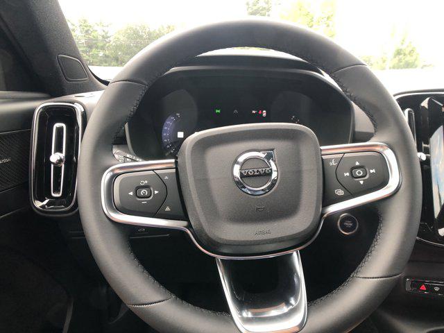 2026 Volvo XC40 B5 Ultra Black Edition