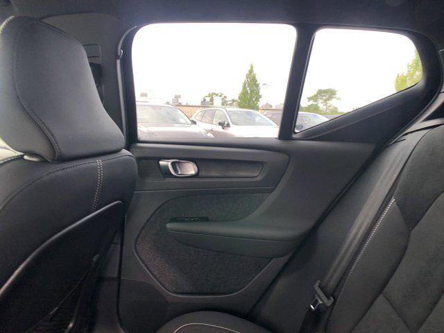 2026 Volvo XC40 B5 Ultra Black Edition
