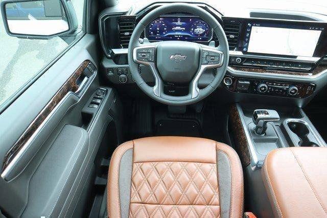 2025 Chevrolet Silverado 1500 4WD Crew Cab Short Bed RST