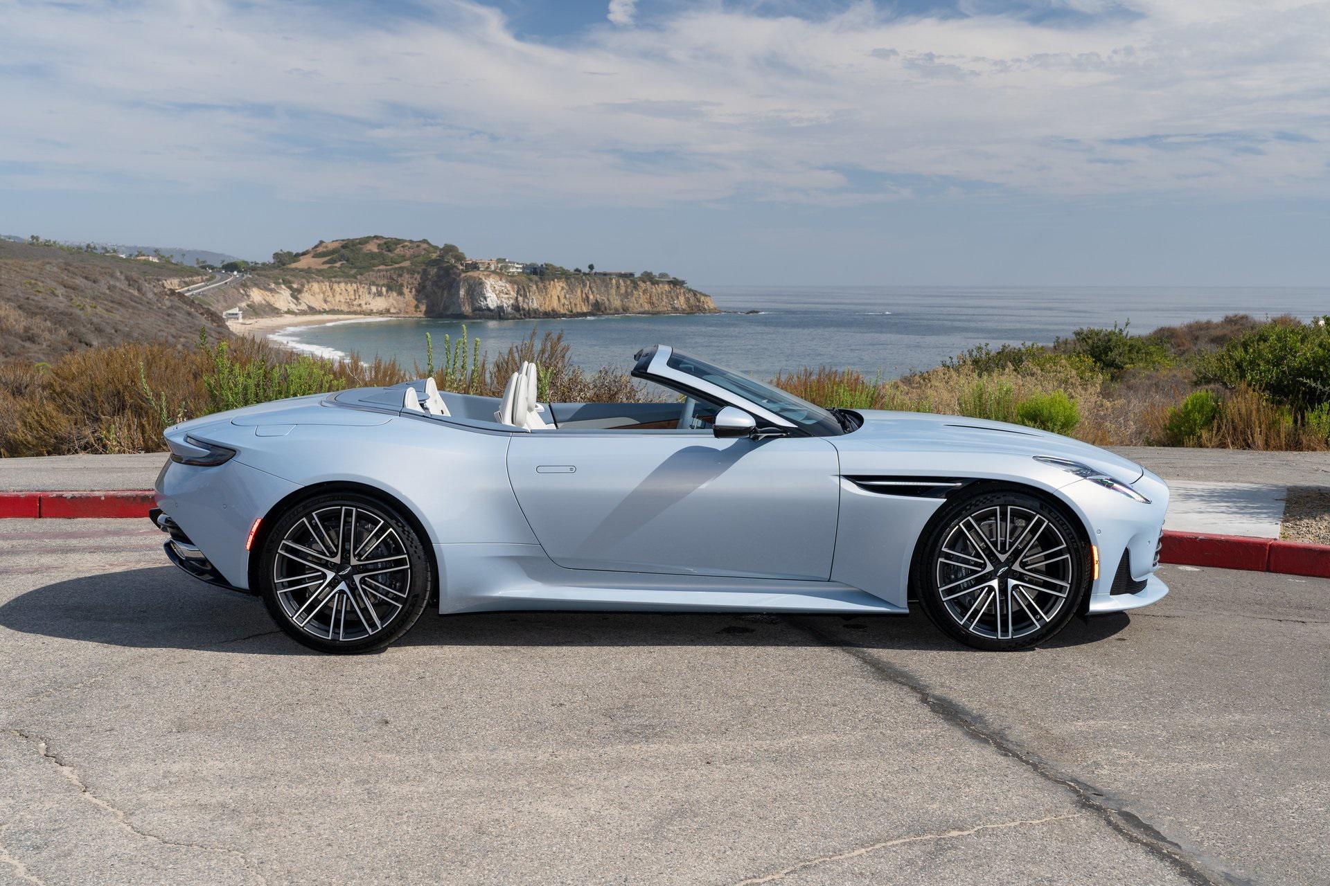 Aston Martin 2026 DB12 Volante