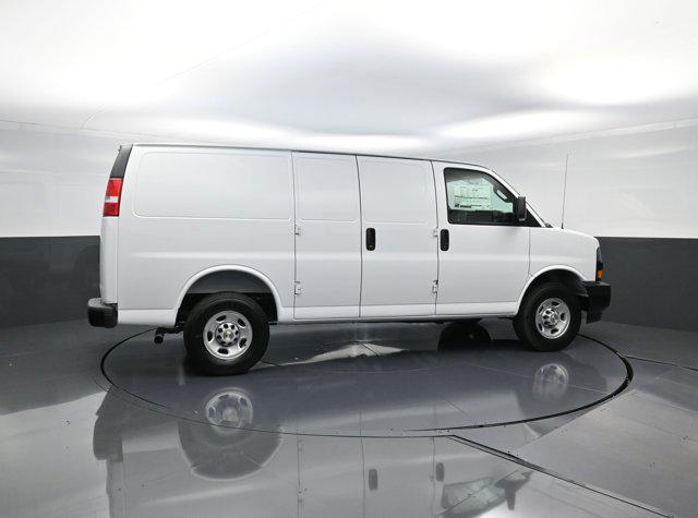 2025 Chevrolet Express Cargo Van RWD 2500 Regular Wheelbase WT