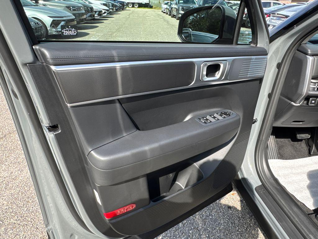 New 2026 Gray HYUNDAI SE image 11