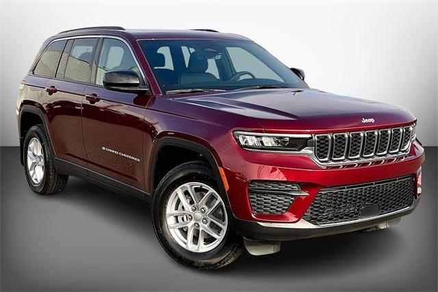 2025 Jeep Grand Cherokee GRAND CHEROKEE LAREDO X 4X4