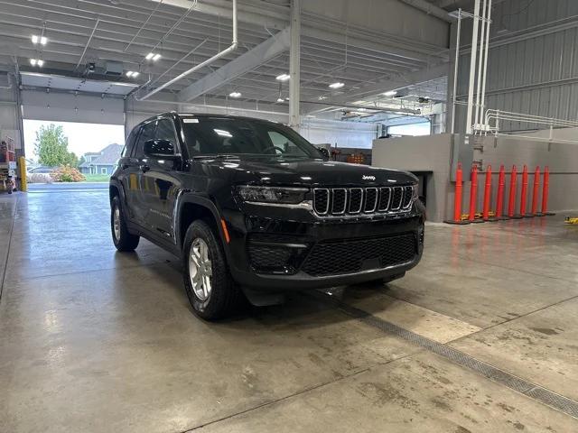 2025 Jeep Grand Cherokee GRAND CHEROKEE LAREDO 4X4 2025 Jeep Grand Cherokee GRAND CHEROKEE LAREDO 4X4