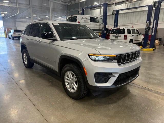 2025 Jeep Grand Cherokee GRAND CHEROKEE LAREDO 4X4 2025 Jeep Grand Cherokee GRAND CHEROKEE LAREDO 4X4