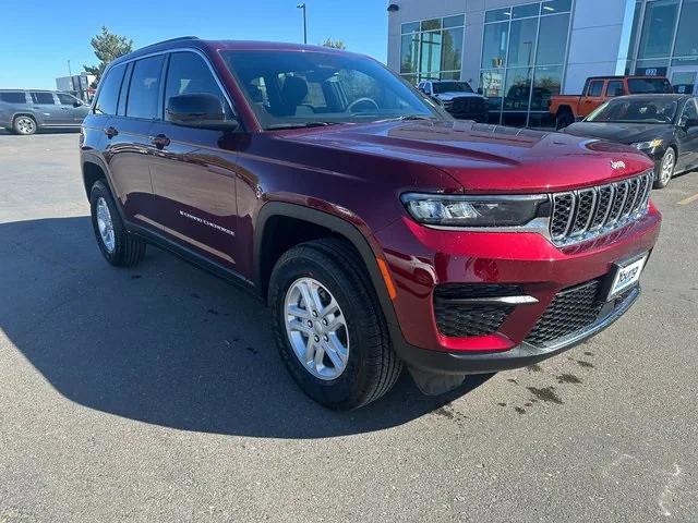 2025 Jeep Grand Cherokee GRAND CHEROKEE LAREDO 4X4