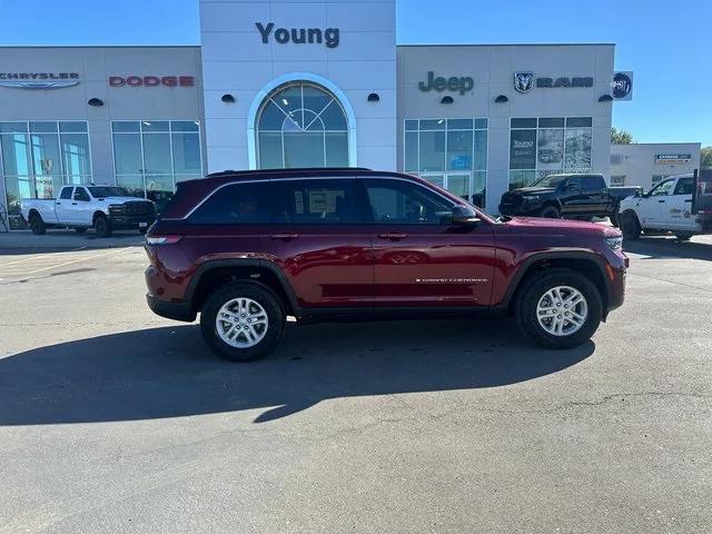 2025 Jeep Grand Cherokee GRAND CHEROKEE LAREDO 4X4