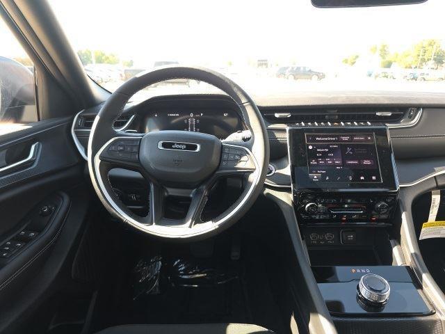 2025 Jeep Grand Cherokee GRAND CHEROKEE LAREDO X 4X4 2025 Jeep Grand Cherokee GRAND CHEROKEE LAREDO X 4X4