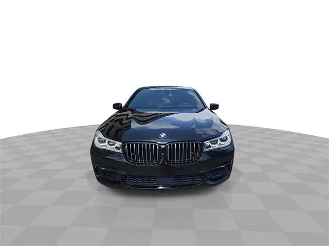 2017 BMW 750i 750i