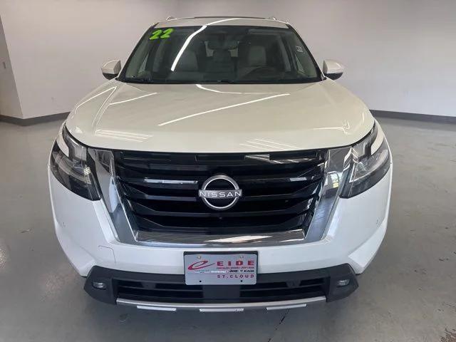 2022 Nissan Pathfinder SL 4WD