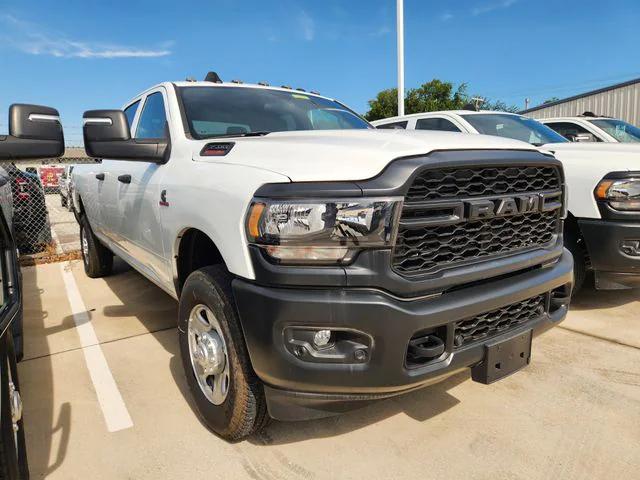 2023 RAM 3500 Tradesman Crew Cab 4x4 8 Box