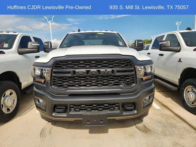 2023 RAM 3500 Tradesman Crew Cab 4x4 8 Box