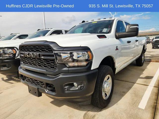 2023 RAM 3500 Tradesman Crew Cab 4x4 8 Box