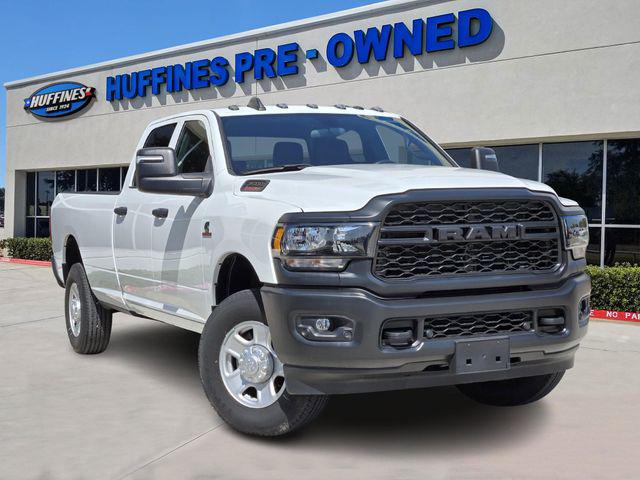 2023 RAM 3500 Tradesman Crew Cab 4x4 8 Box