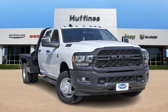2023 RAM 3500 Tradesman Crew Cab 4x4 8 Box