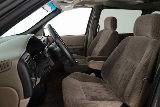 2005 Pontiac Montana M16 w/1SA Pkg.