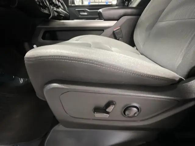 2022 Ram 1500 Big Horn Crew Cab 4x4 5'7" Box
