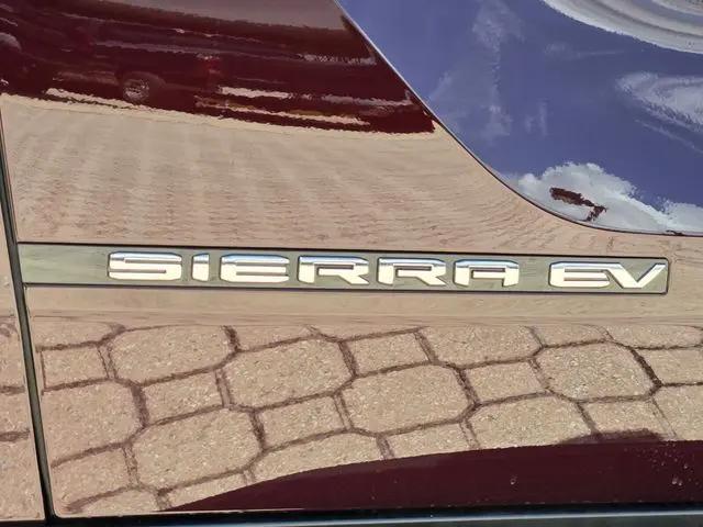 2026 GMC Sierra Standard Range Elevation