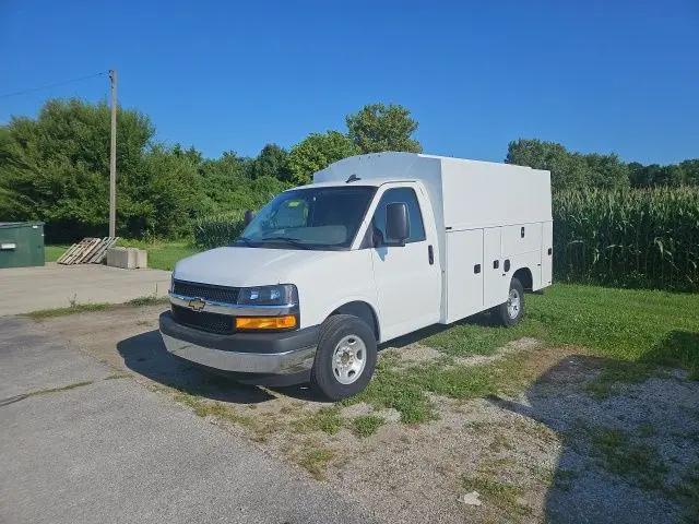 2025 Chevrolet Express Cutaway Work Van