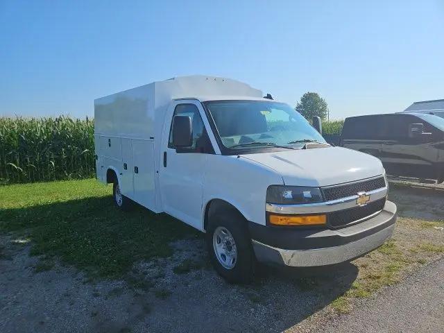 2025 Chevrolet Express Cutaway Work Van