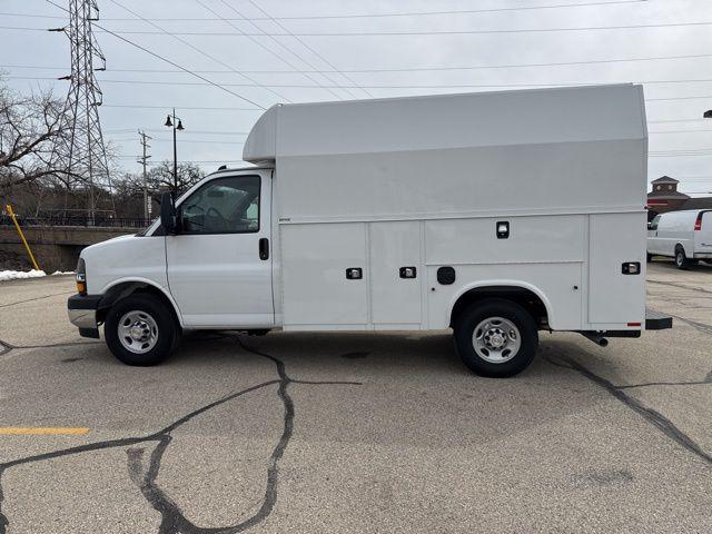 2025 Chevrolet Express Cutaway Work Van