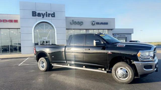 2024 RAM 3500 Tradesman Crew Cab 4x4 8 Box
