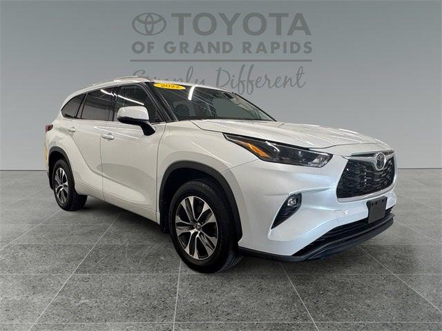 2022 Toyota Highlander XLE 2022 Toyota Highlander XLE