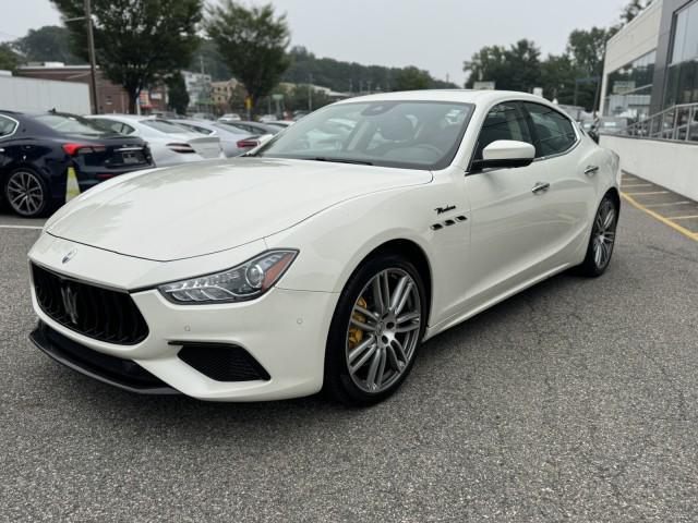 2022 Maserati Ghibli Modena Q4