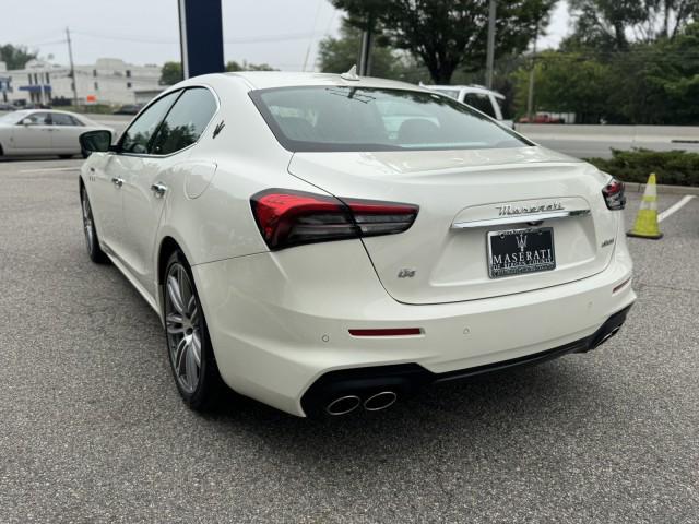 2022 Maserati Ghibli Modena Q4