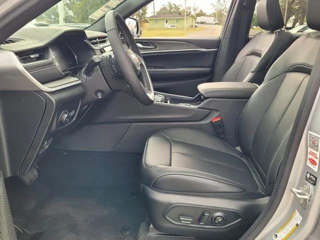 2025 Jeep Grand Cherokee Limited 4x2
