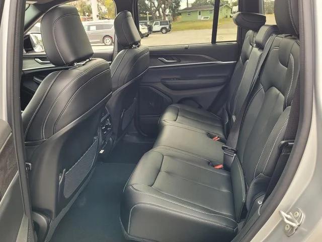 2025 Jeep Grand Cherokee Limited 4x2