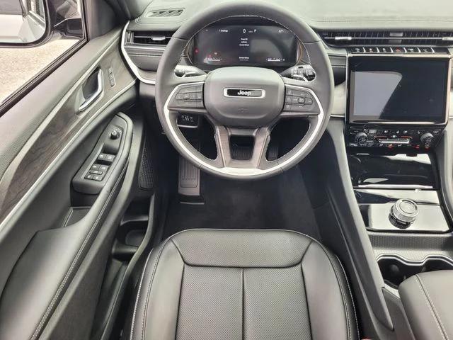 2025 Jeep Grand Cherokee Limited 4x2