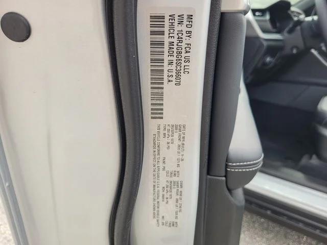 2025 Jeep Grand Cherokee Limited 4x2