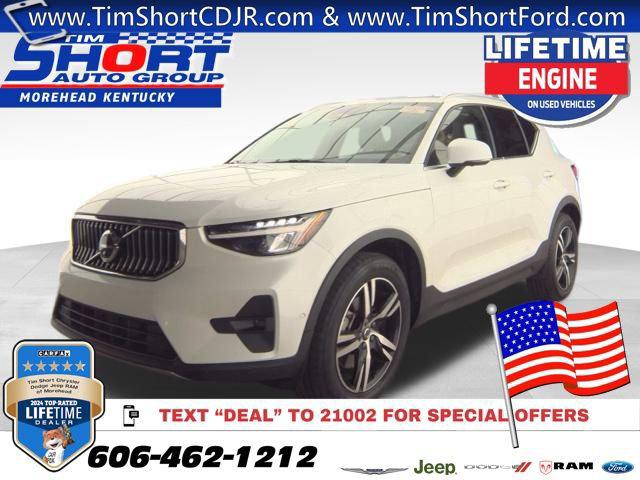 2023 Volvo XC40 B5 Plus Bright Theme