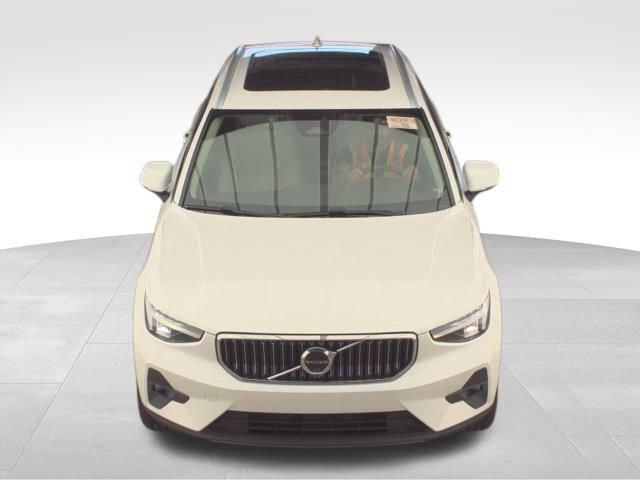 2023 Volvo XC40 B5 Plus Bright Theme