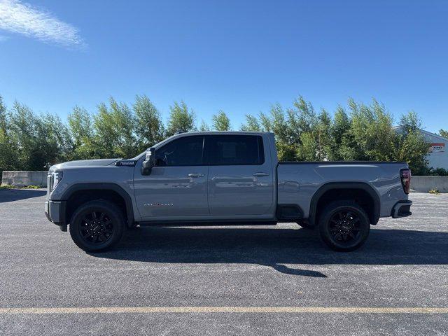 2025 GMC Sierra 2500HD 4WD Crew Cab Standard Bed AT4
